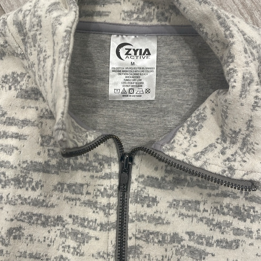 Zyia zip up jacket - Picture 2 of 2